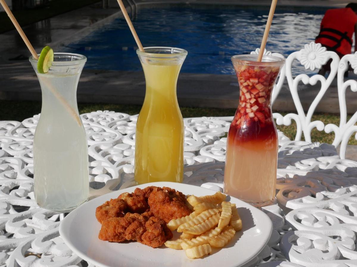 Hotel El Farol 파라스 데 라 푸엔테 외부 사진
