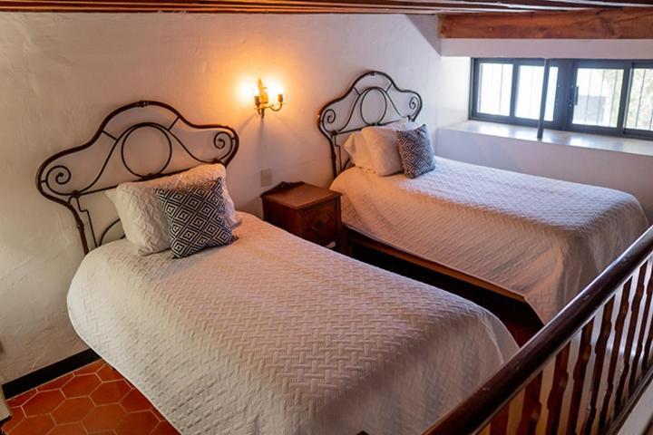 Hotel El Farol 파라스 데 라 푸엔테 외부 사진